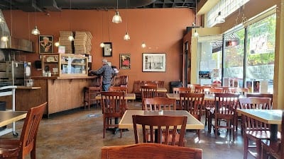 Mezza Luna Pizzeria