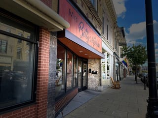 Evelyn'S Club Main