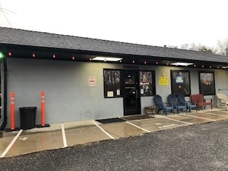 Screwballs Bar & Grill
