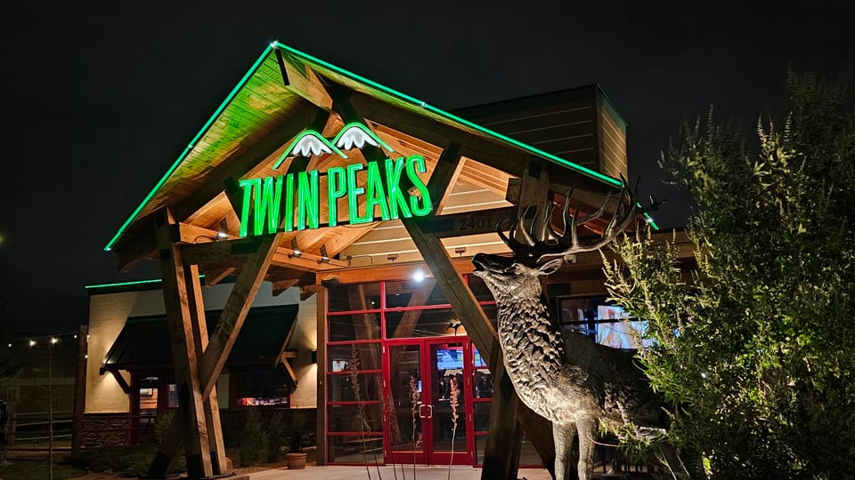 Twin Peaks Restaurant #86