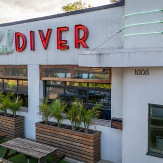 Pearl Diver