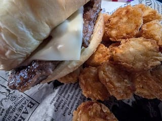 Vic's Bar & Grill