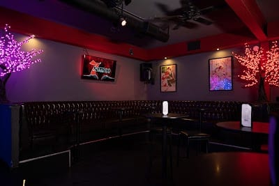 7 Bamboo Lounge