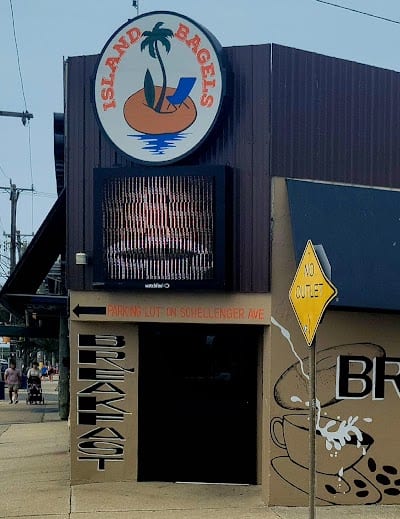 Island Bagels & Liq Store