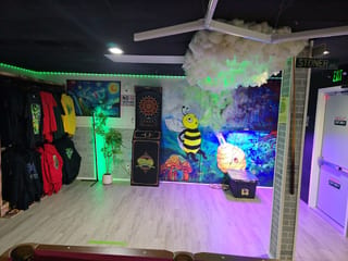 Buzz-A smoke shop