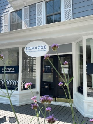 Moxologie LLC