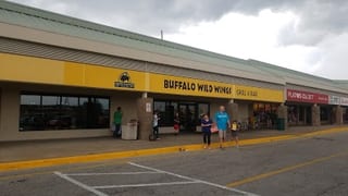 Buffalo Wild Wings Gril #32