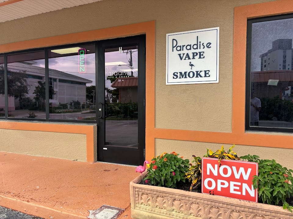 SMOKE PARADISE