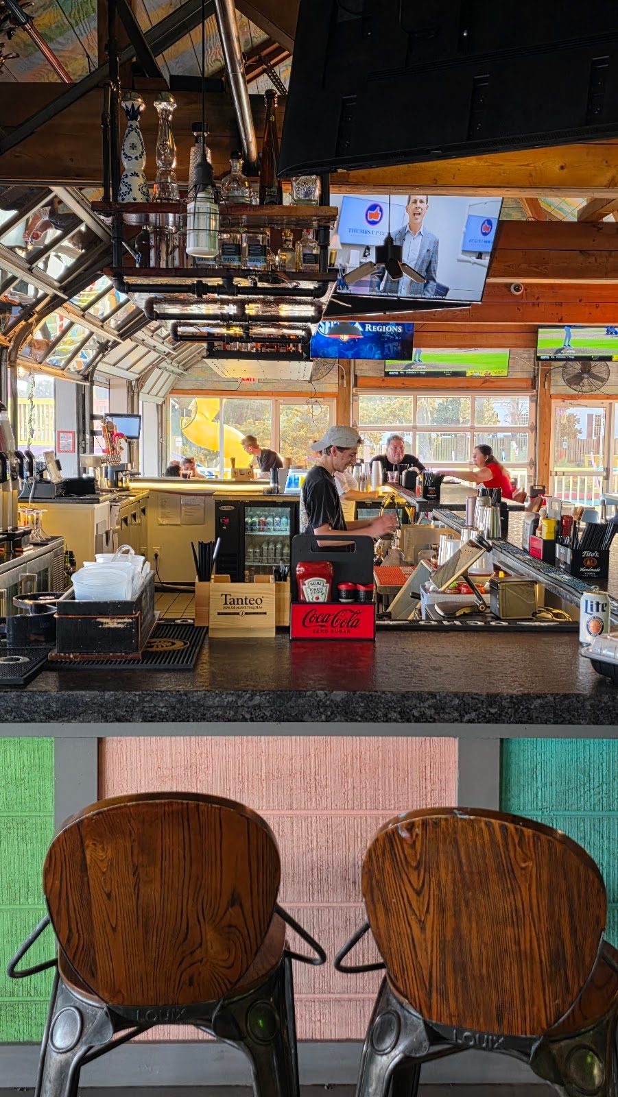 Inlet Shipwreck Bar & Grill