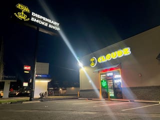 Royal Cloudz Smoke Shop - Roebuck