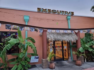 Executive Surf Club