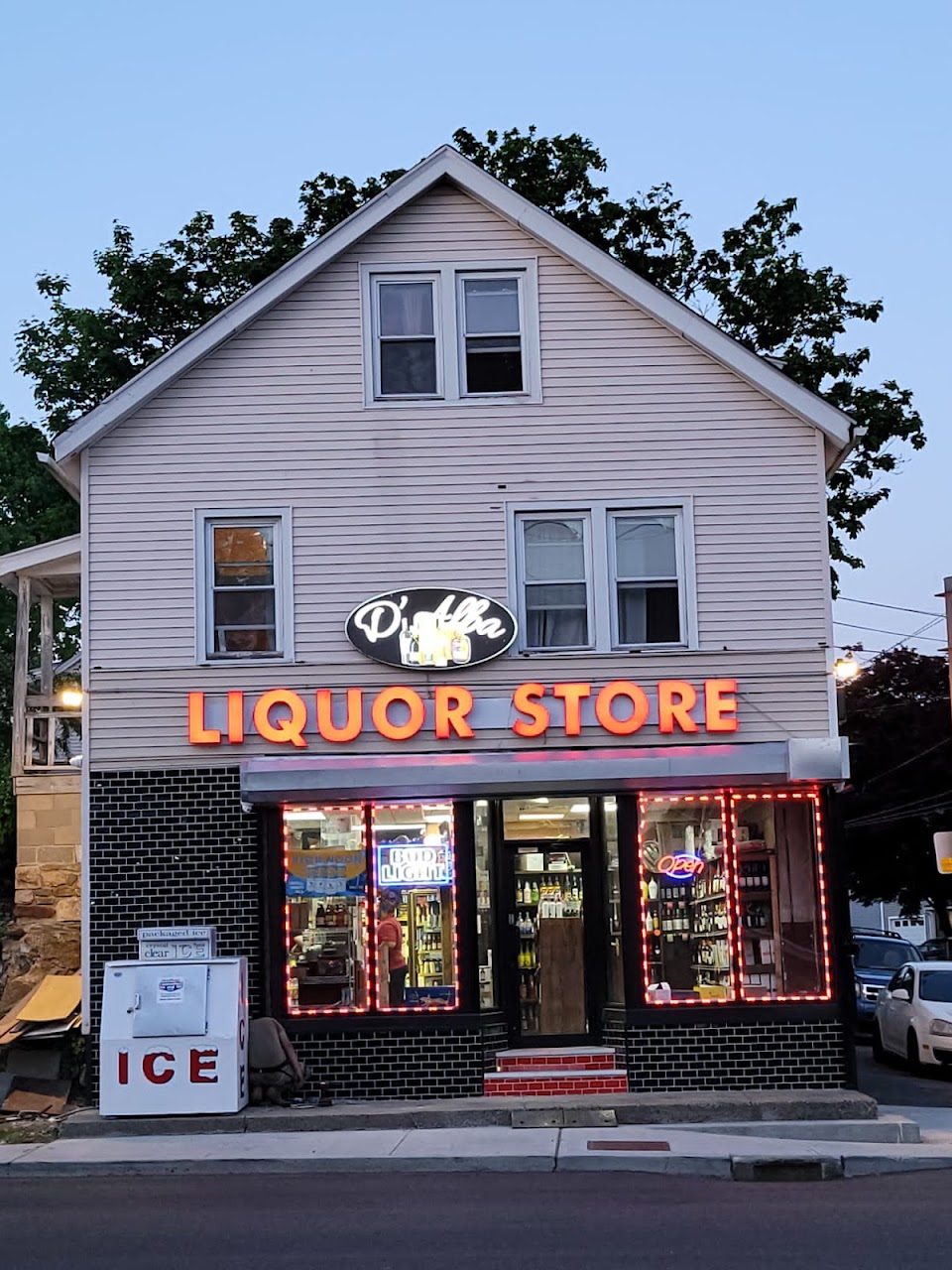 D Alba Liquor Store