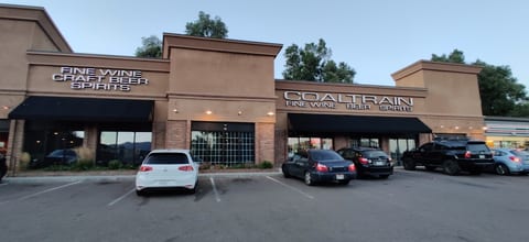 Coaltrain Wine & Liquor