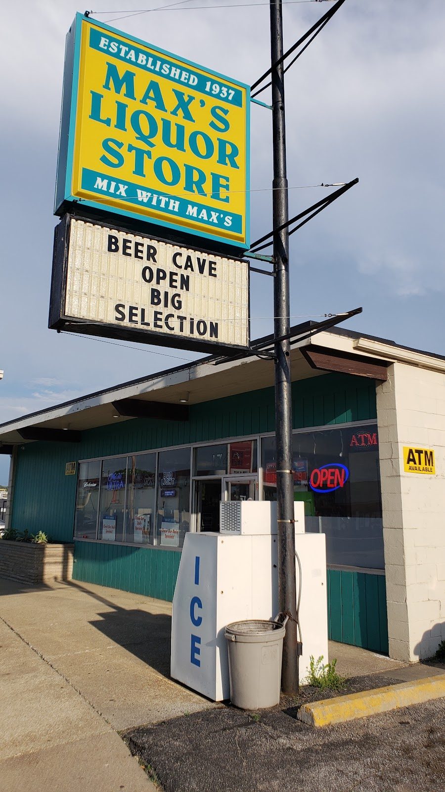 Mega Liquor & Smoke #10>Main