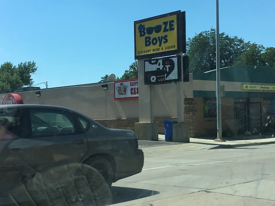 BOOZE BOYS DISCOUNT WINE & LIQUOR