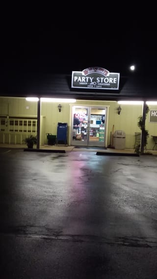 Toski Sands Market & Wine Shop