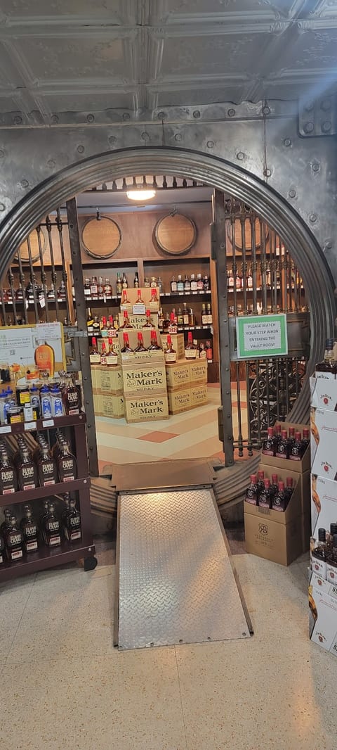 BIG RED LIQUORS