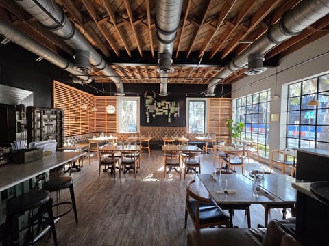 Vault Kitchen And Market (sav)