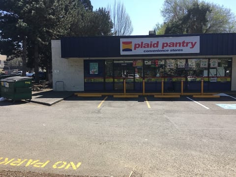 Plaid Pantry #135 Powell