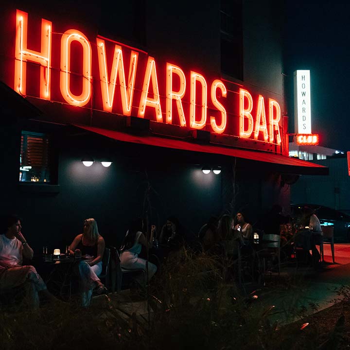 Howards Bar & Club