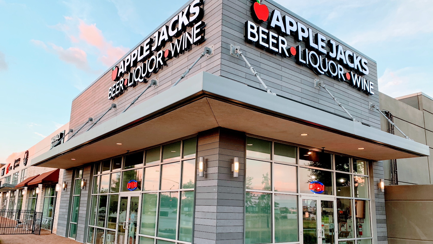 Applejacks Liquor