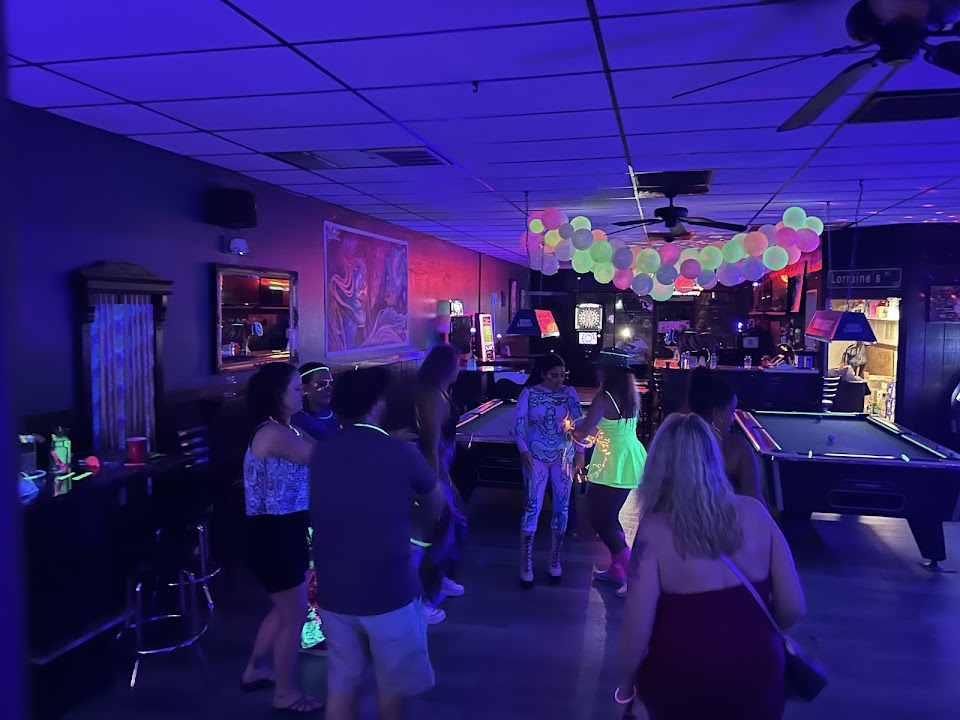 TIPSY GYPSY’S TAVERN