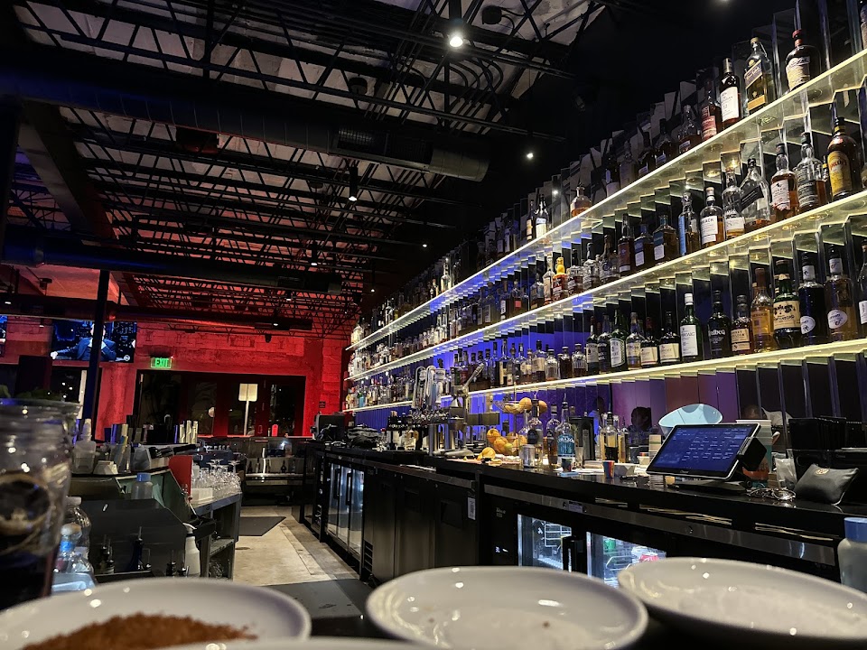 511 BAR & LOUNGE